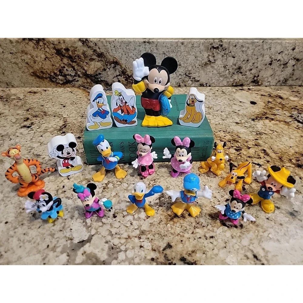 Mickey Mouse and Friends Toys Set Figures Lot‎ Cake Topper Figurines Lot Of 17